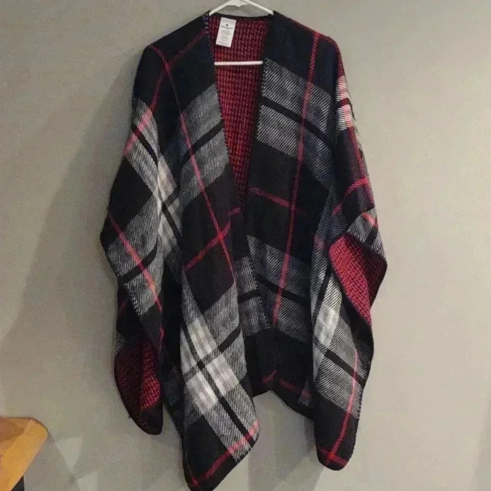 Woolrich‎ women's one size fits all red black plaid shawl